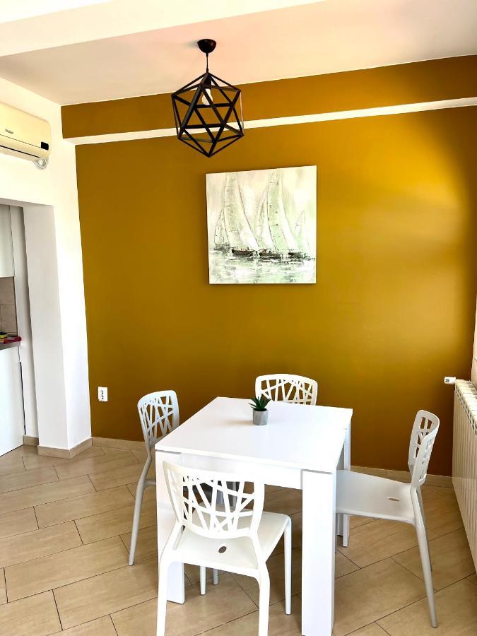 Apartments Villa Marina Рогозниця Екстер'єр фото