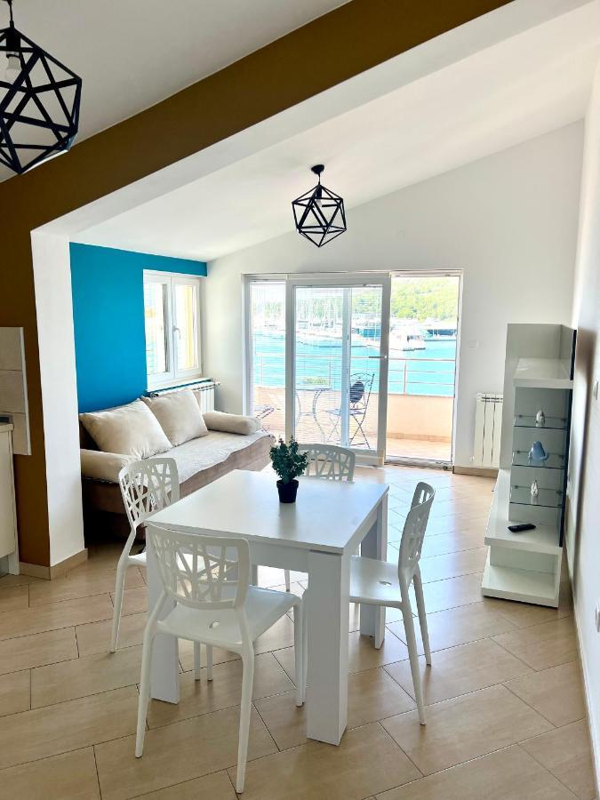 Apartments Villa Marina Рогозниця Екстер'єр фото