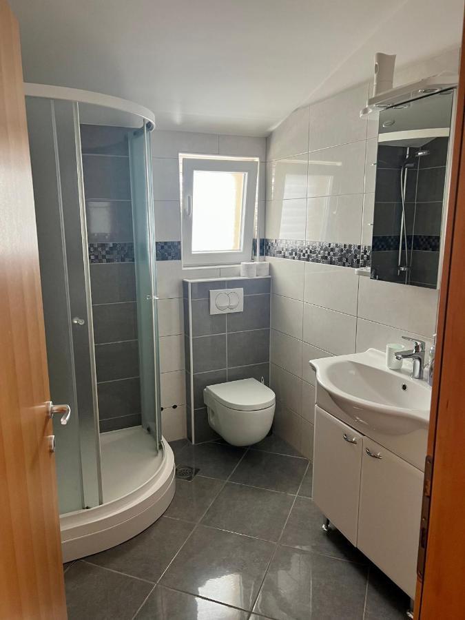 Apartments Villa Marina Рогозниця Екстер'єр фото