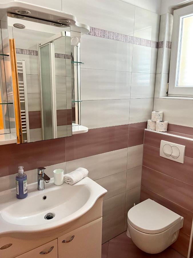 Apartments Villa Marina Рогозниця Екстер'єр фото