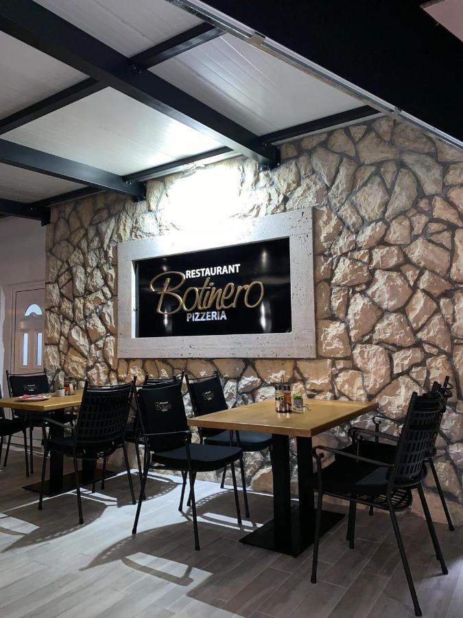Apartments Villa Marina Рогозниця Екстер'єр фото